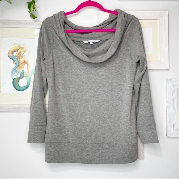 Cupcakes and Cashmere Heather Gray Off Shoulder Top Size Small - Picture 2 of 11